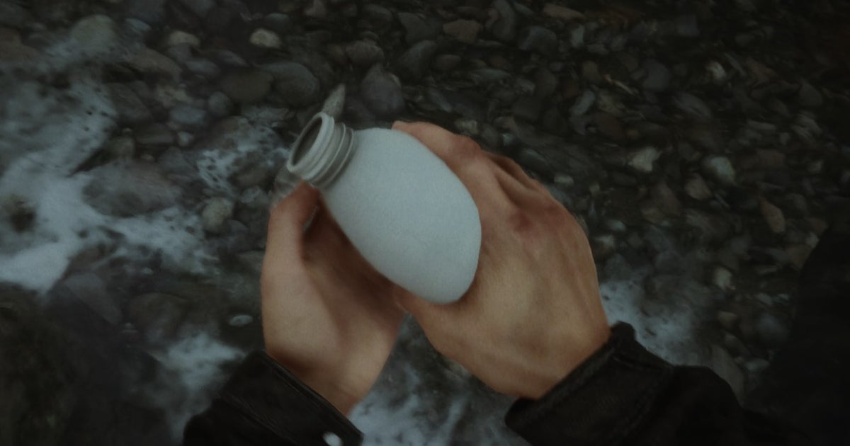 How to get and drink water in Sons of the Forest, including flask location